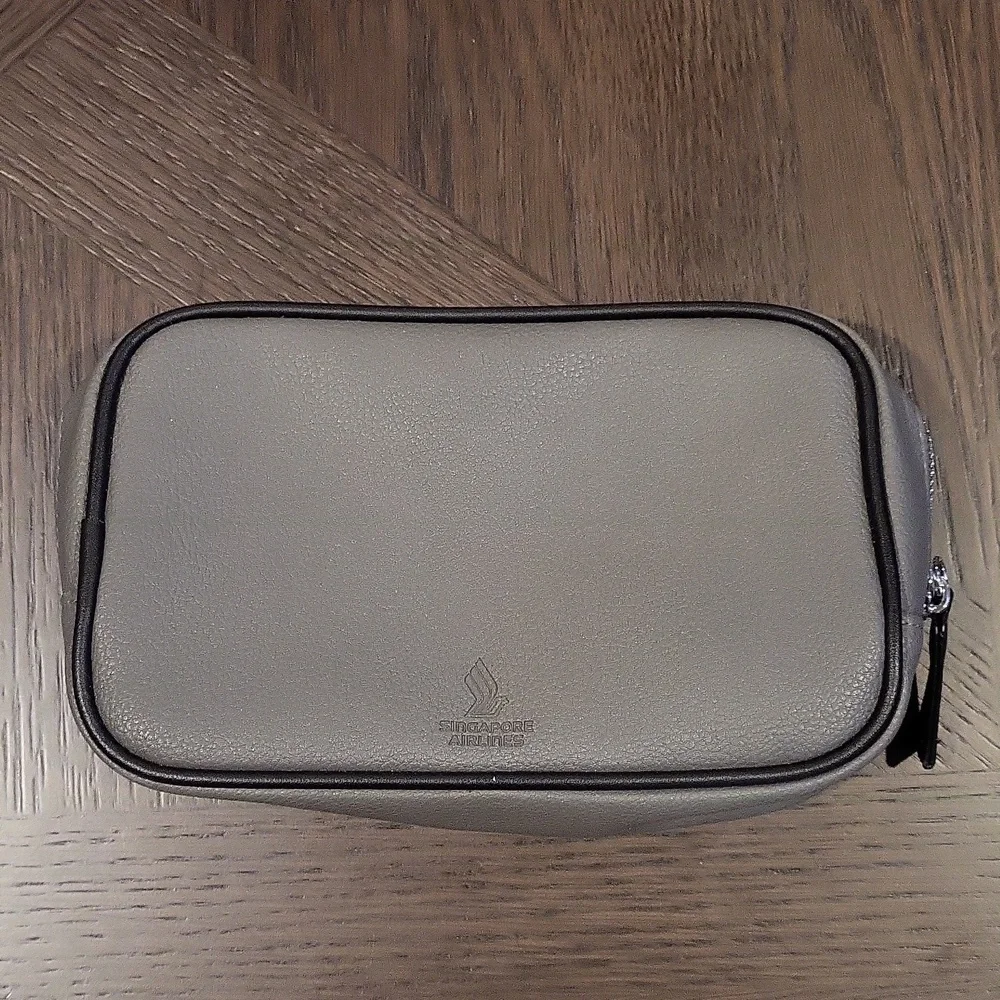 Lalique Amenity Kit Singapore Airlines First Class